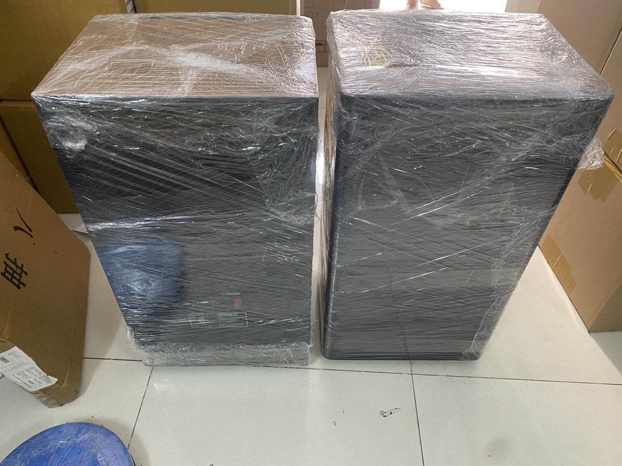 Gui-hang-cong-kenh-di-nuoc-ngoai-3