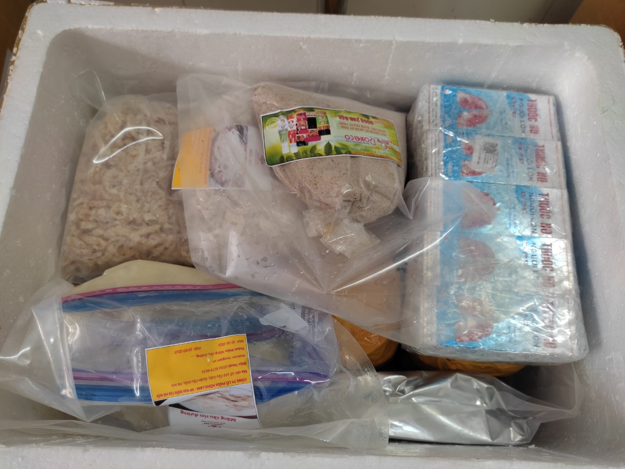 Gui-thuc-pham-dong-lanh-di-uc