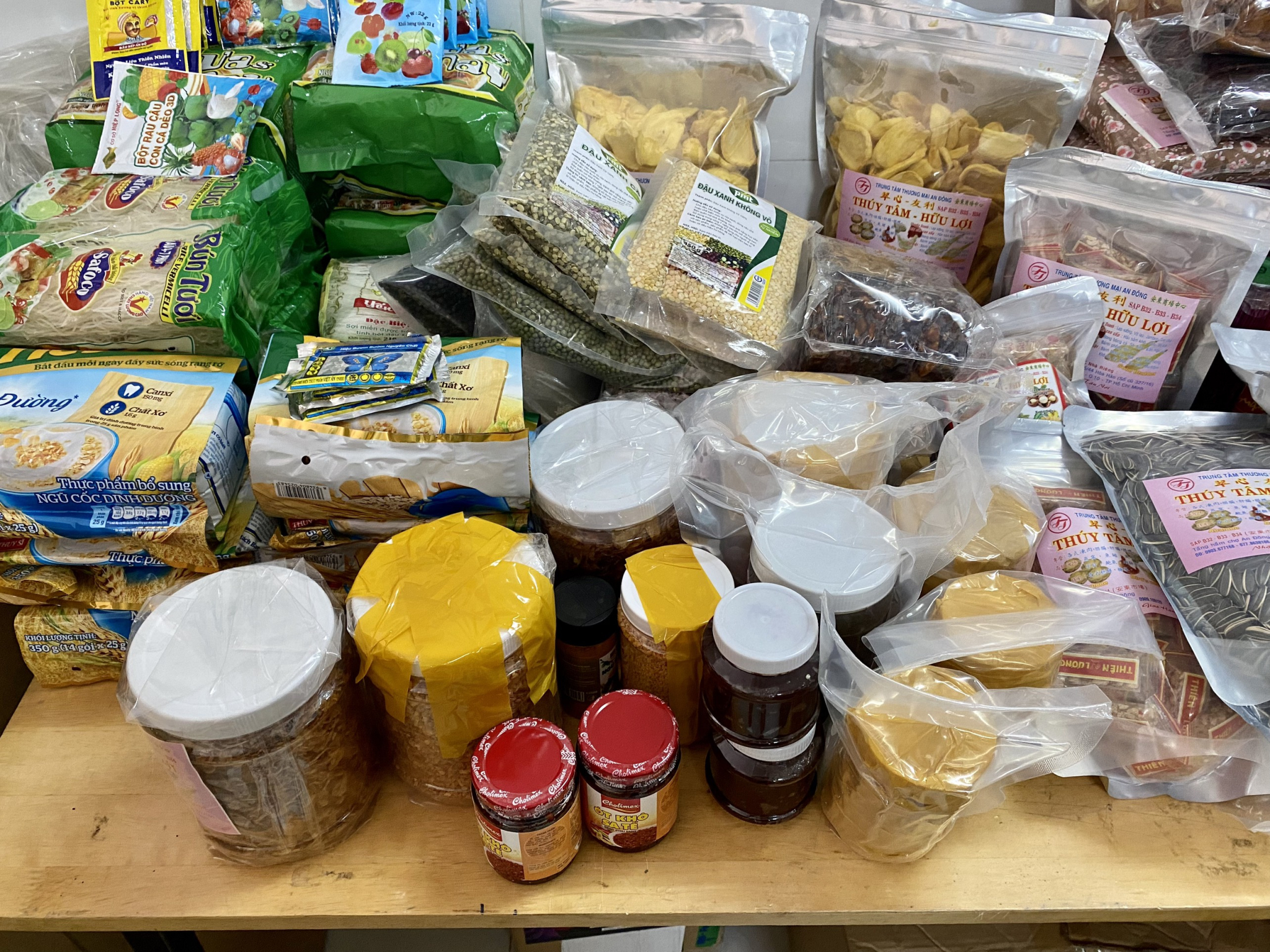 Tang-qua-gi-cho-nguoi-than-o-nuoc-ngoai-4-2048x1536